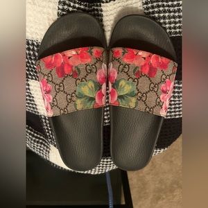 Floral Gucci slides
